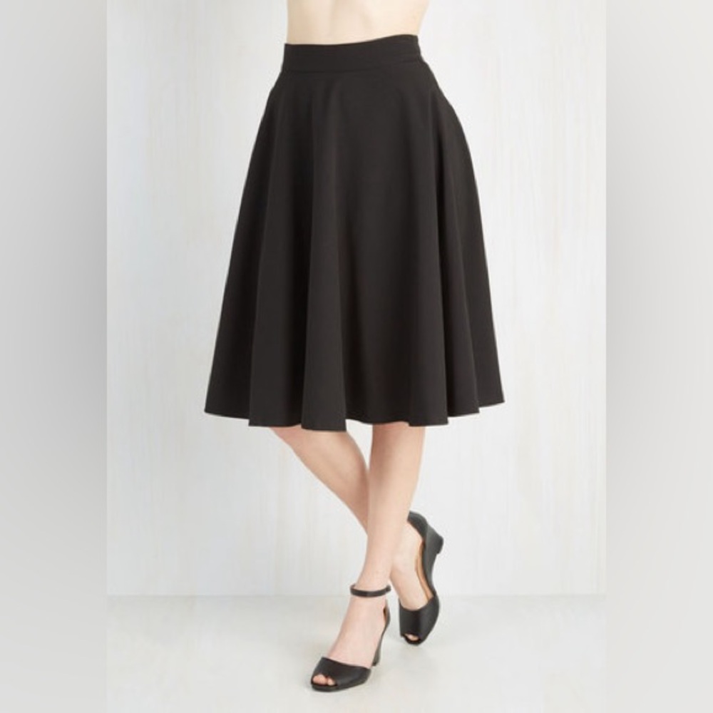 ModCloth Bugle Joy Black A-Line Skirt. 2X